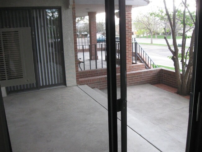 Building Photo - Pier Point Village - 2 Bedrooms, 2 Bathrooms (13OX#B-101)