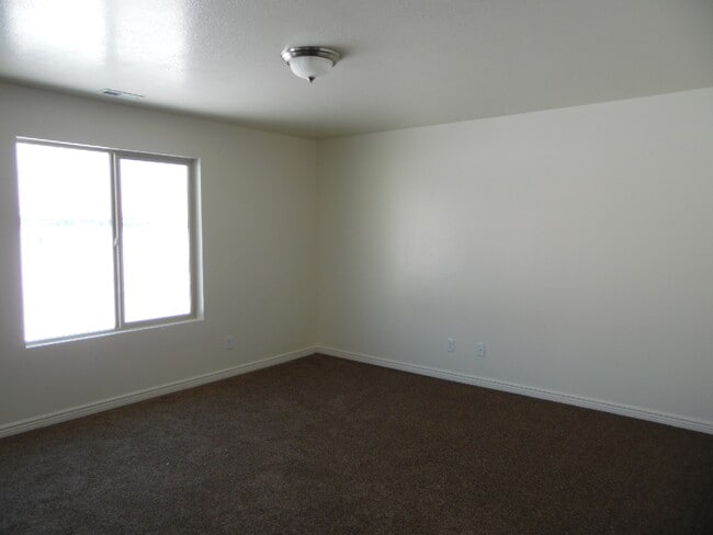 Building Photo - 703 S 260 W