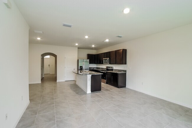 Foto del edificio - 13824 NW 9th Rd, Newberry, FL