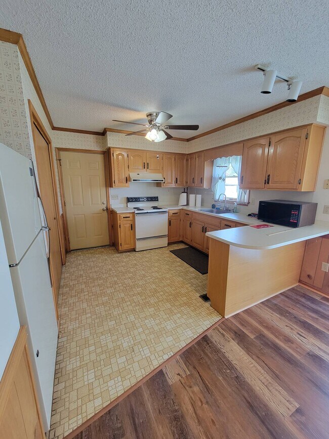 Building Photo - 507 Bainbridge Pl