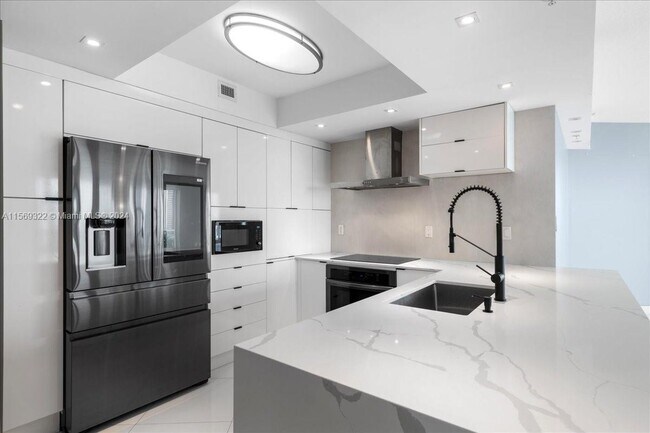 Building Photo - 200 Sunny Isles Blvd