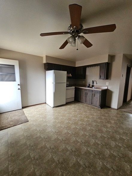 Building Photo - 1450 Getzelman Dr