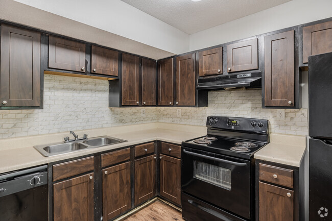 3HAB, 2,5BA - 1202 ft² - Cocina - Pointe South Townhomes