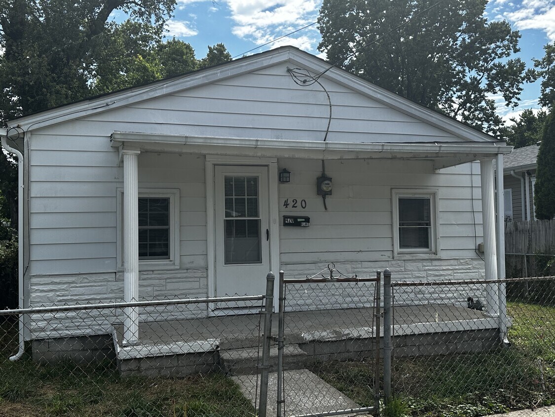 Primary Photo - 420 Elm St