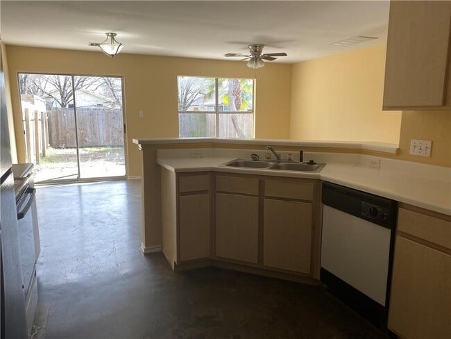 Foto del edificio - 9609 Nightjar Dr