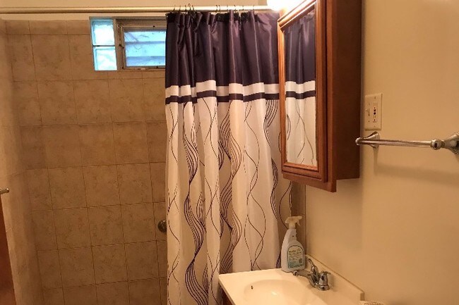 baño - 2123 Hillside Ter