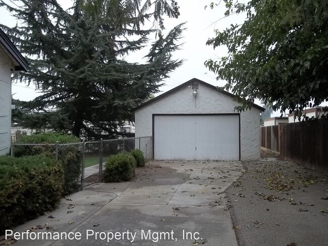 Building Photo - 3 br, 1 bath House - 3092 W. McKinley Ave.