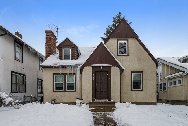 Building Photo - 3551 N Knox Ave
