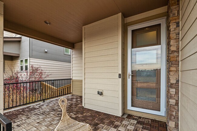 Building Photo - Gorgeous Home with Mountain Views in Eastr...