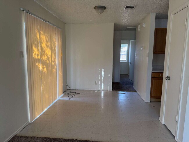 Foto del edificio - Affordable Three Bed/Two Bath in Leon Valley, Close to Sea World