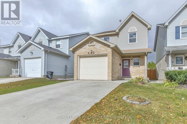 Building Photo - 952 Thistledown Way