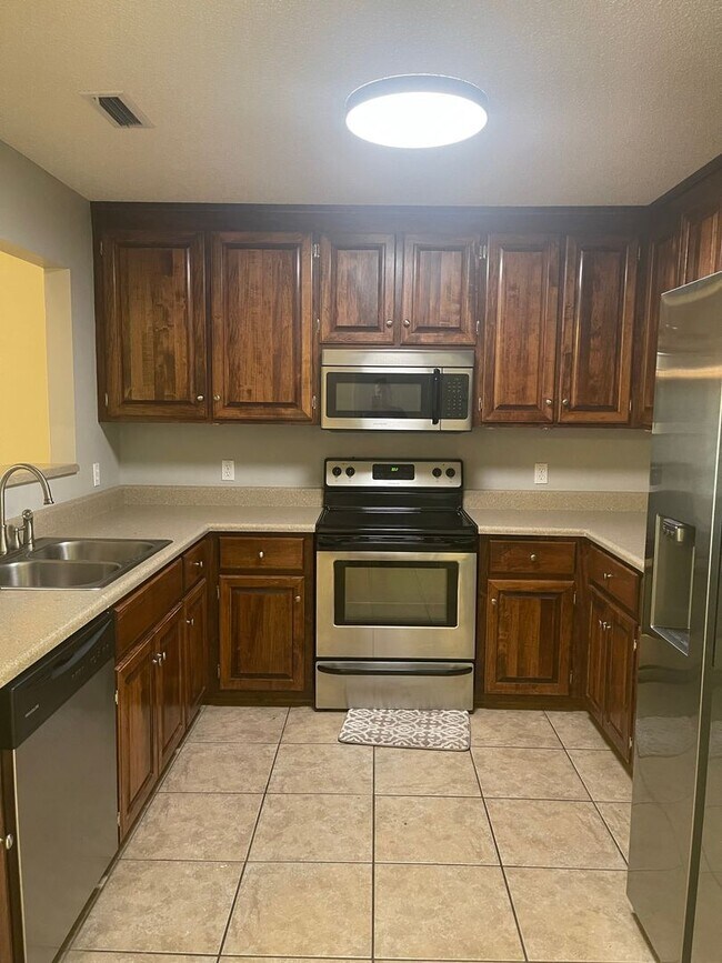 Foto del edificio - Woodland Park!  END UNIT!!