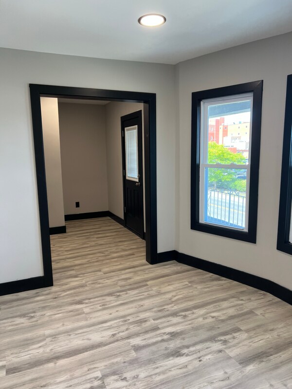 Foto del edificio - 129 Kensington Ave