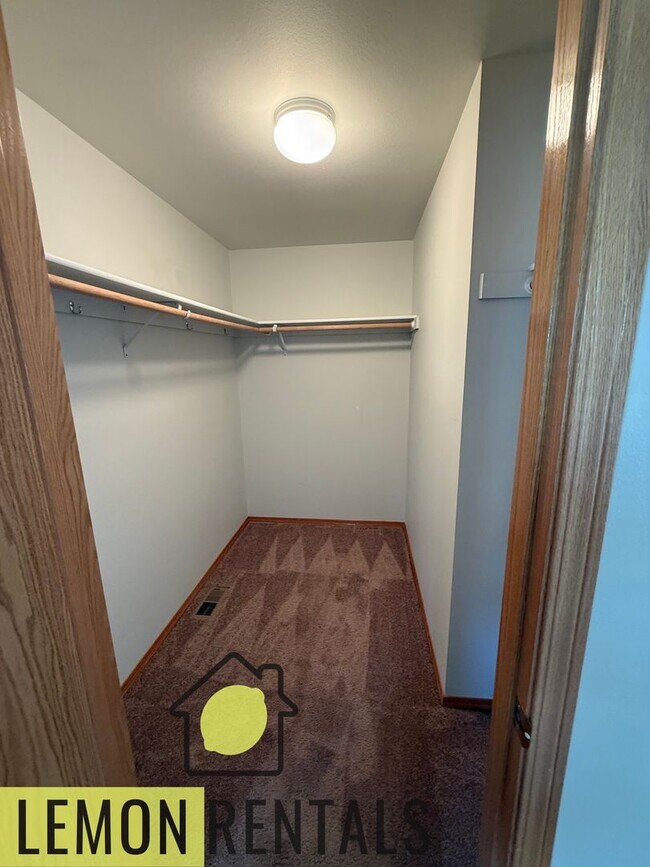 Foto del edificio - Three bedroom 2 bath house for rent
