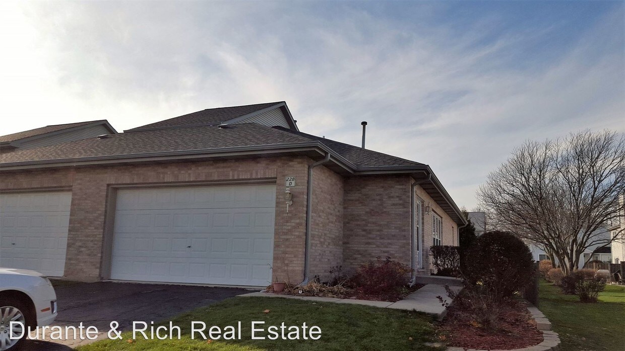 228 N Walnut St, Bensenville, IL 60106 House Rental in Bensenville, IL