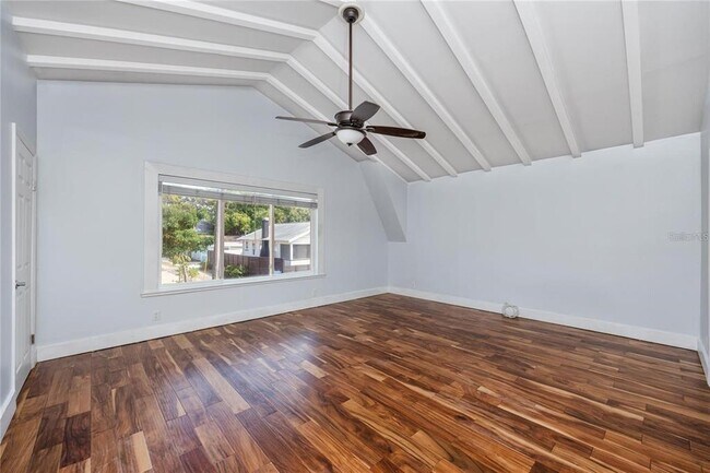 Foto del edificio - 2120 10th St N