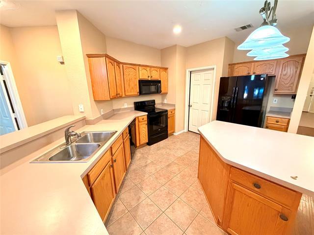 Building Photo - 1413 Lacewing Dr