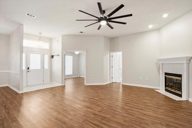 Building Photo - 4206 Shadow Ln