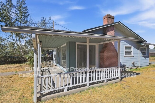 Building Photo - 1230 Clover Dr