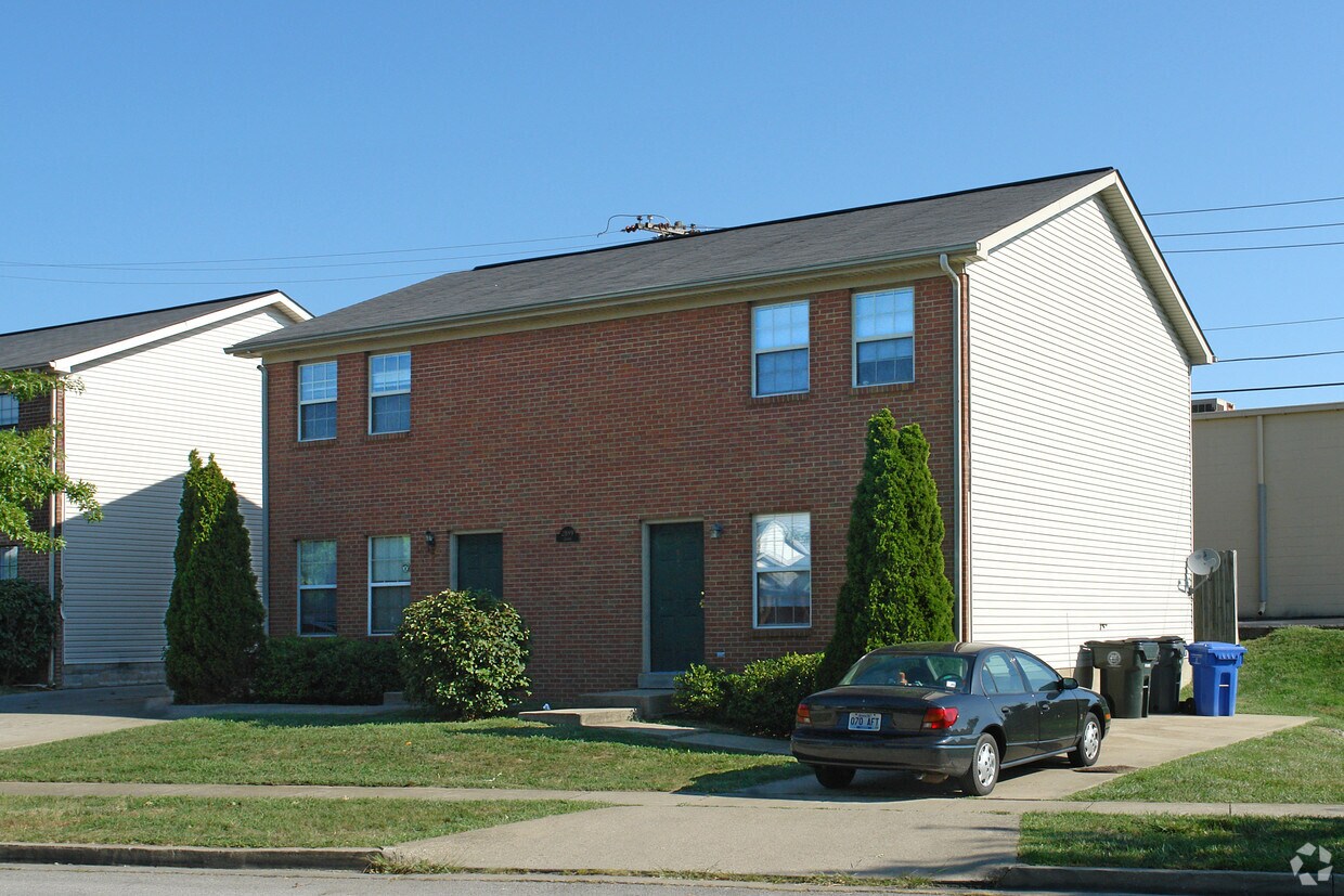 Primary Photo - 2899 Gribbin Dr