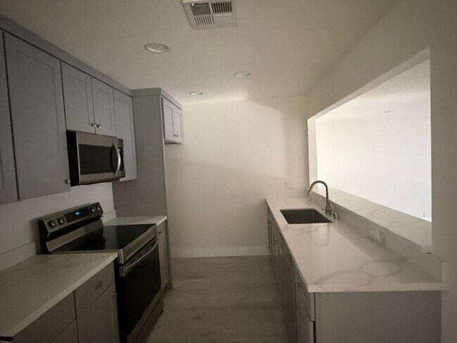 Foto del edificio - Home For Rent in Fair Oaks, CA