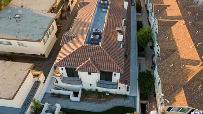 Foto del edificio - 344 W Milford St