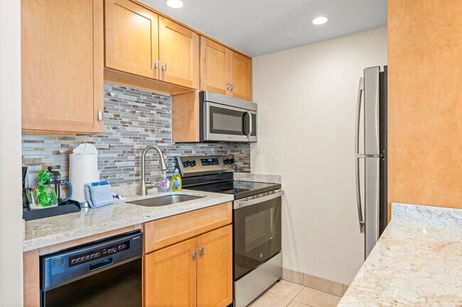 Foto del edificio - Lahaina Shores Furnished Studio Units Available Now!