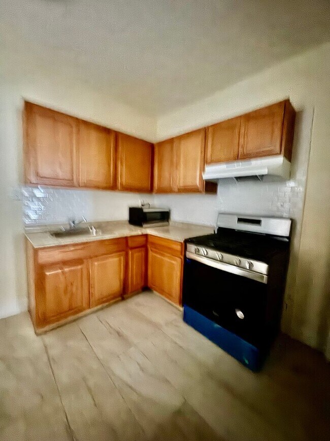 Foto del edificio - 3104 Hartville St