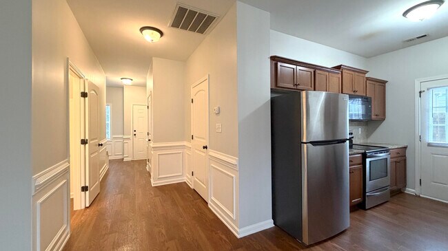 Foto del edificio - 112 Burgess Ln