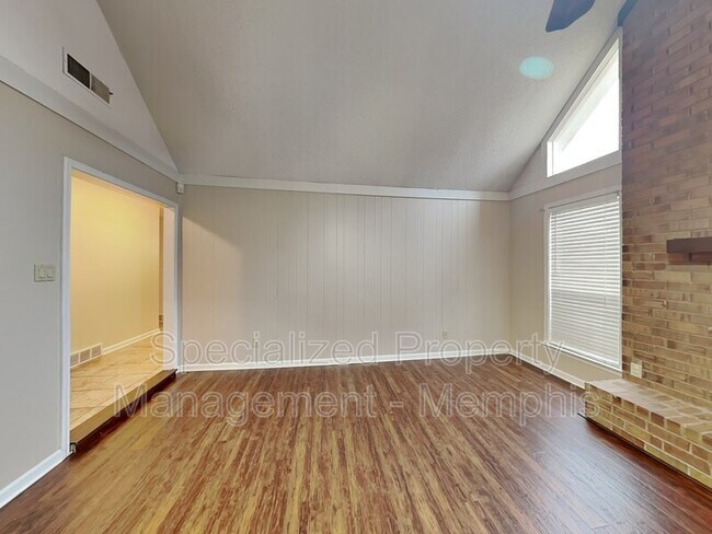 Building Photo - 6393 Barwick Dr