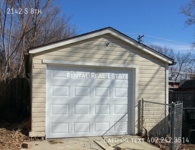 Building Photo - 2142 S 8th St