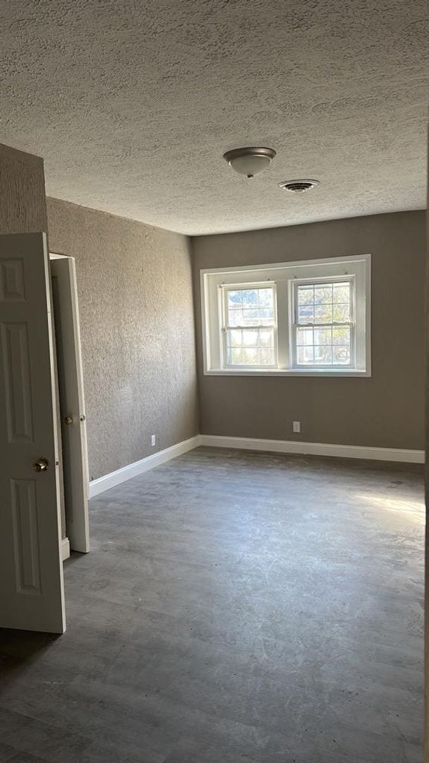 Photo - 202 S Maple St Apartment