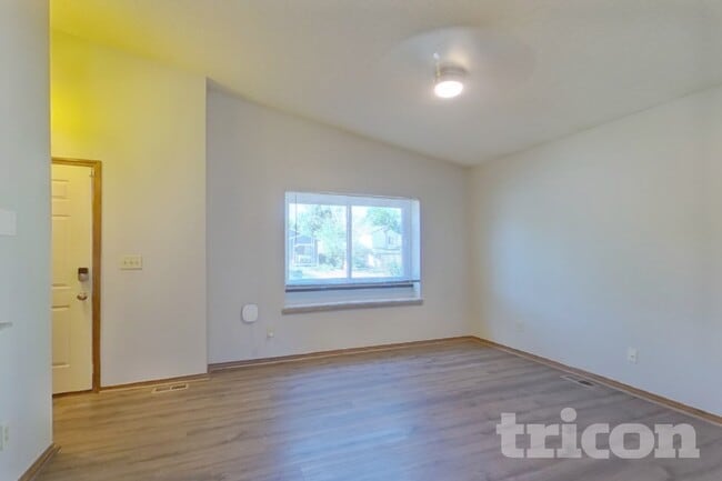 Building Photo - 5545 Alma Terrace