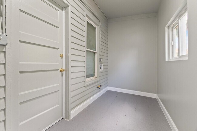 Foto del edificio - 820 E 89th Pl