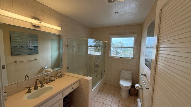 Building Photo - 2693 E Cliff Dr
