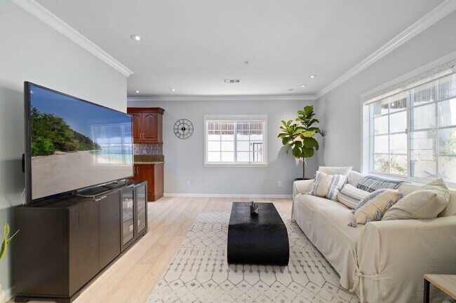 Foto del edificio - 4725 1/2 College View Avenue