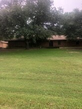 Building Photo - 335 Access Rd