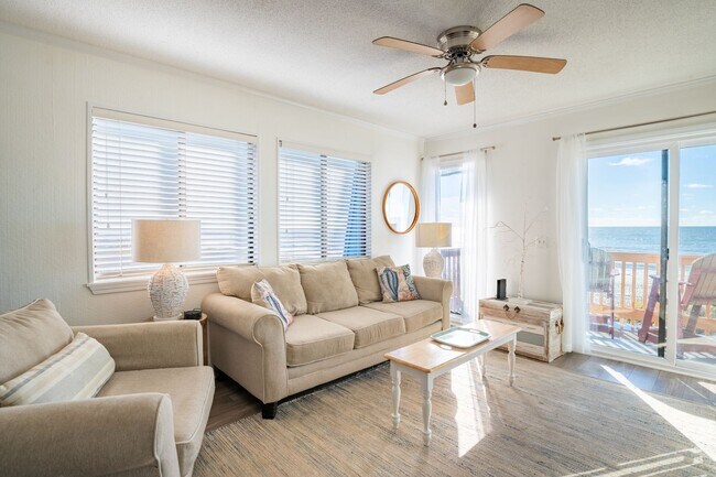 Foto del edificio - OCEANFRONT OFF-SEASON MONTHLY RENTAL - SECURE NOW!