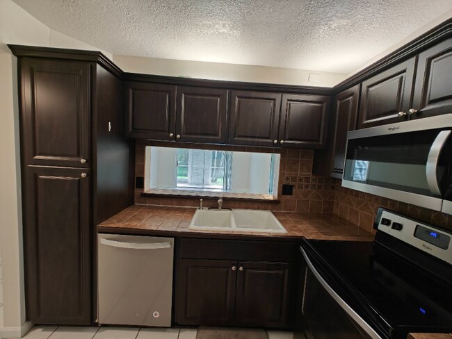 Building Photo - 8750 Royal Palm Blvd