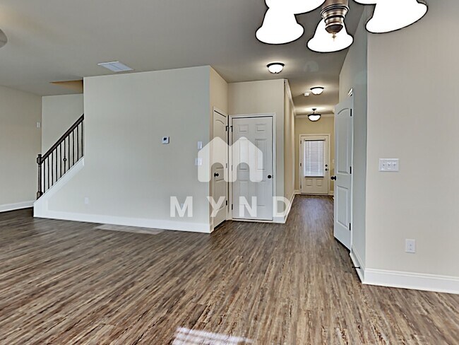 Building Photo - 1224 Hartwell Rd
