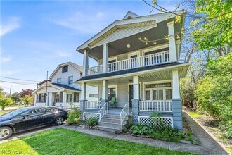 Building Photo - 9404 Cardwell Ave