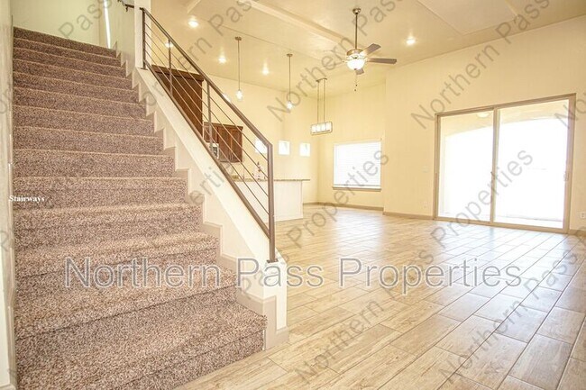 Building Photo - 7825 Enchanted View Dr