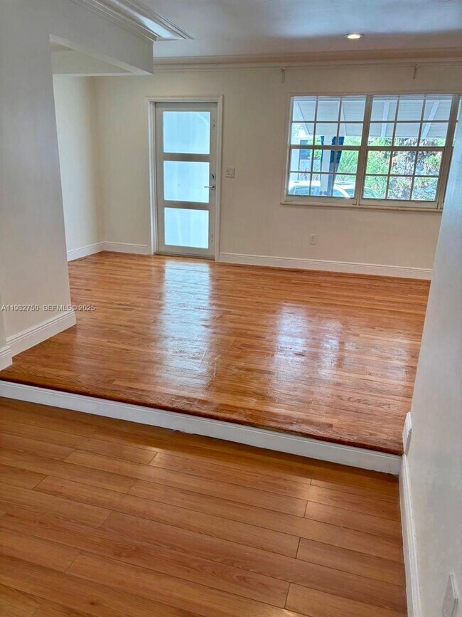 Foto del edificio - 130 Malaga Ave