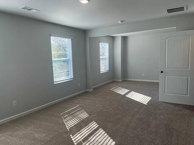 Building Photo - 279 Carr Ln