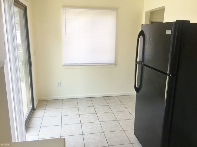 Foto del edificio - 34547 Beaconsfield St