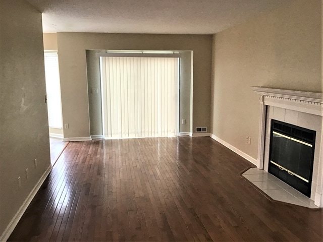 Foto del edificio - 753 Lakefield Dr