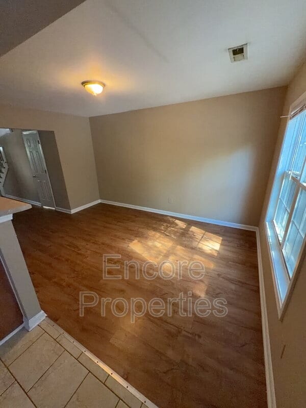 Photo - 2004 Hart St Townhome