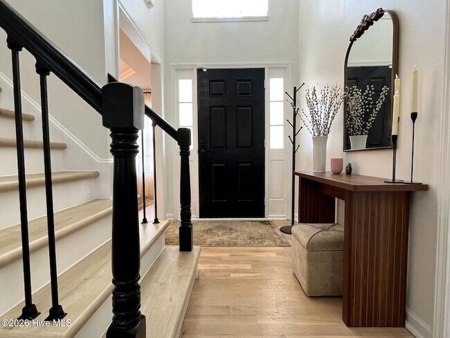 Foto del edificio - 561 Thorncliff Dr