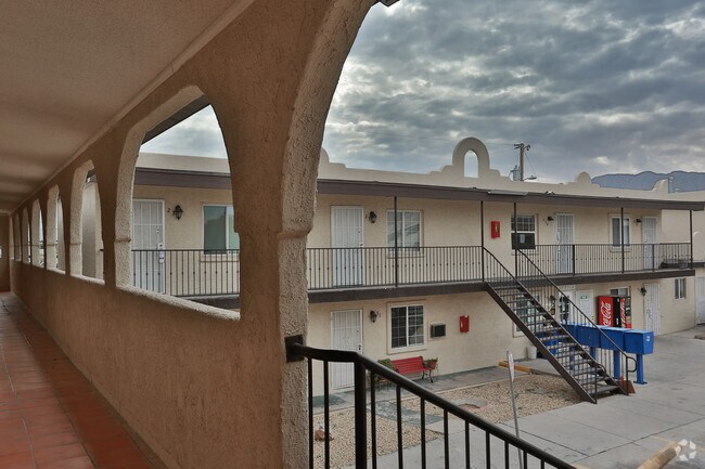 Arlen Oasis Apartments El Paso Tx Building Photo Arlen Oasis Apartments