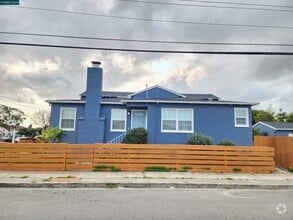 Building Photo - 2387 Humphrey Ave